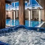 شقة Garden Of Eden Ground Floor With Pool And Sea View