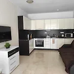شقة Garden Of Eden Ground Floor With Pool And Sea View
