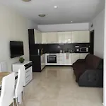 Garden Of Eden Ground Floor With Pool And Sea View شقة
