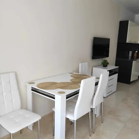 Garden Of Eden Ground Floor With Pool And Sea View Daire *