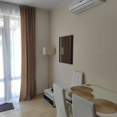 Daire Garden Of Eden Ground Floor With Pool And Sea View